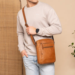 Leather Shoulder Bag Cognac Arnhem