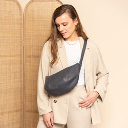 Leather Shoulder bag Navy Clarita