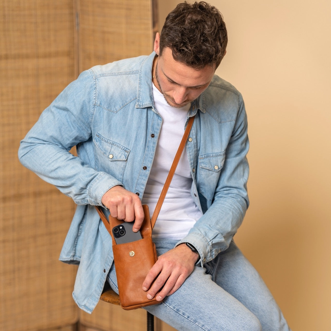 Leather Phone Pouch Cognac Langley