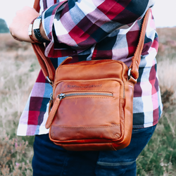 Leather Shoulder Bag Cognac Bremen