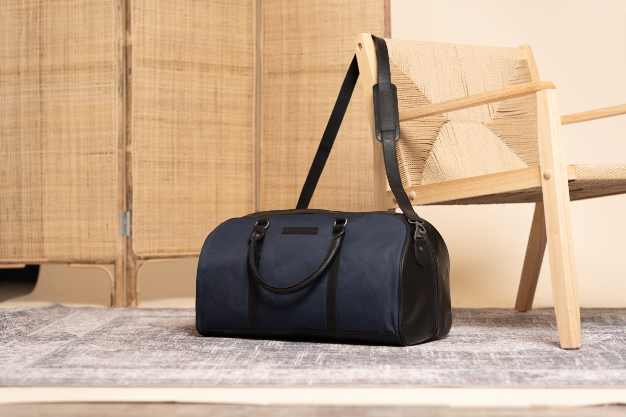 Leather Weekender Navy Tornio